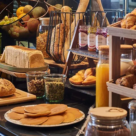 Hotel Mercure Butte Montmartre Basilique 4*
