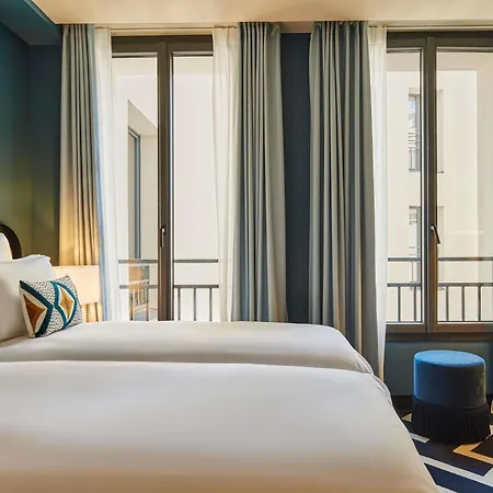 Mercure Butte Montmartre Basilique Paris