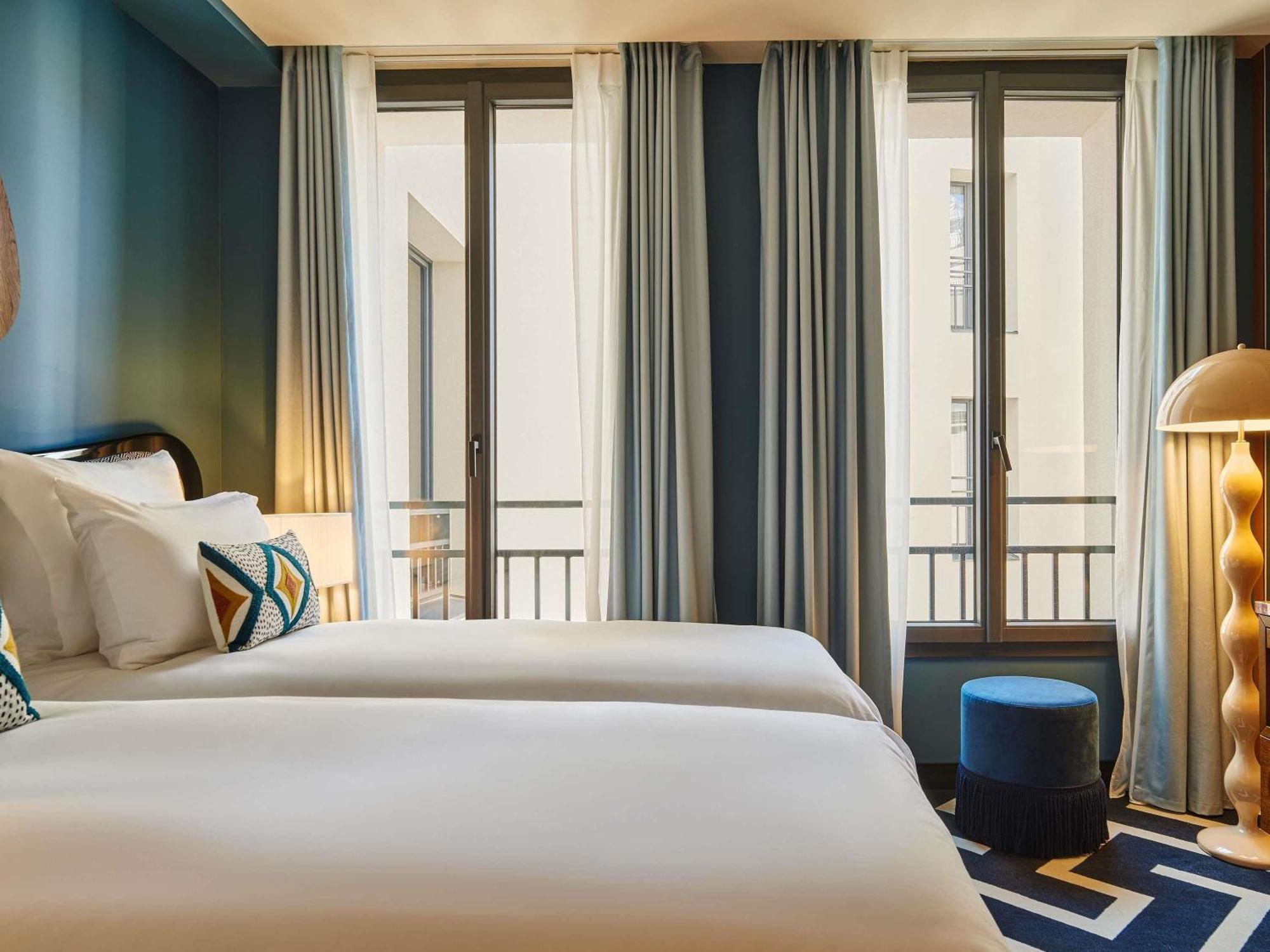 Mercure Butte Montmartre Basilique Paris