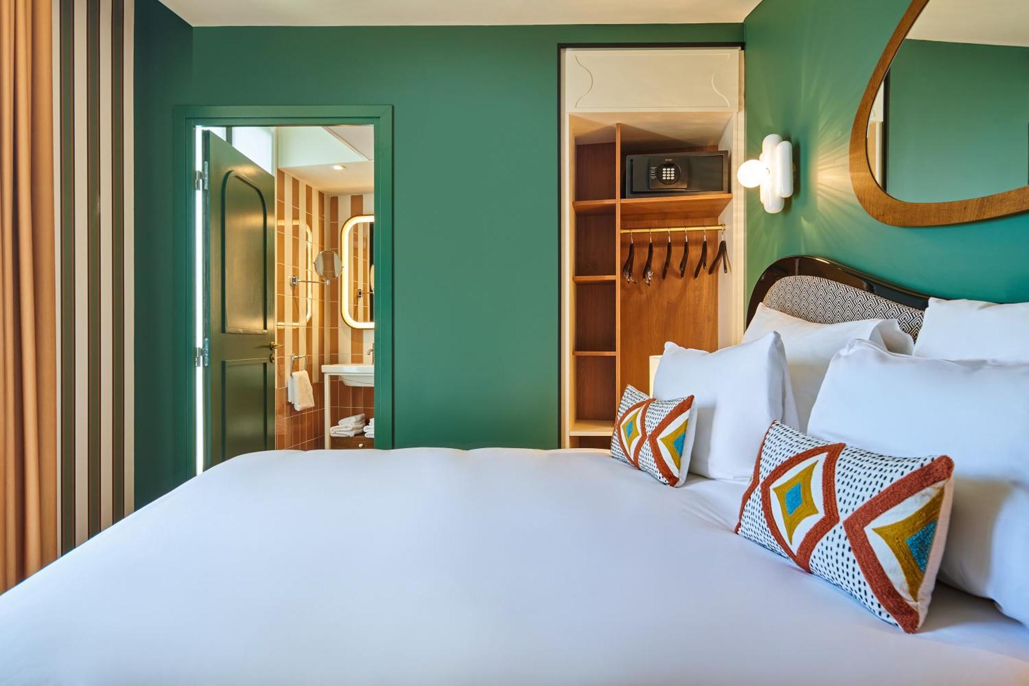 Mercure Butte Montmartre Basilique Paris