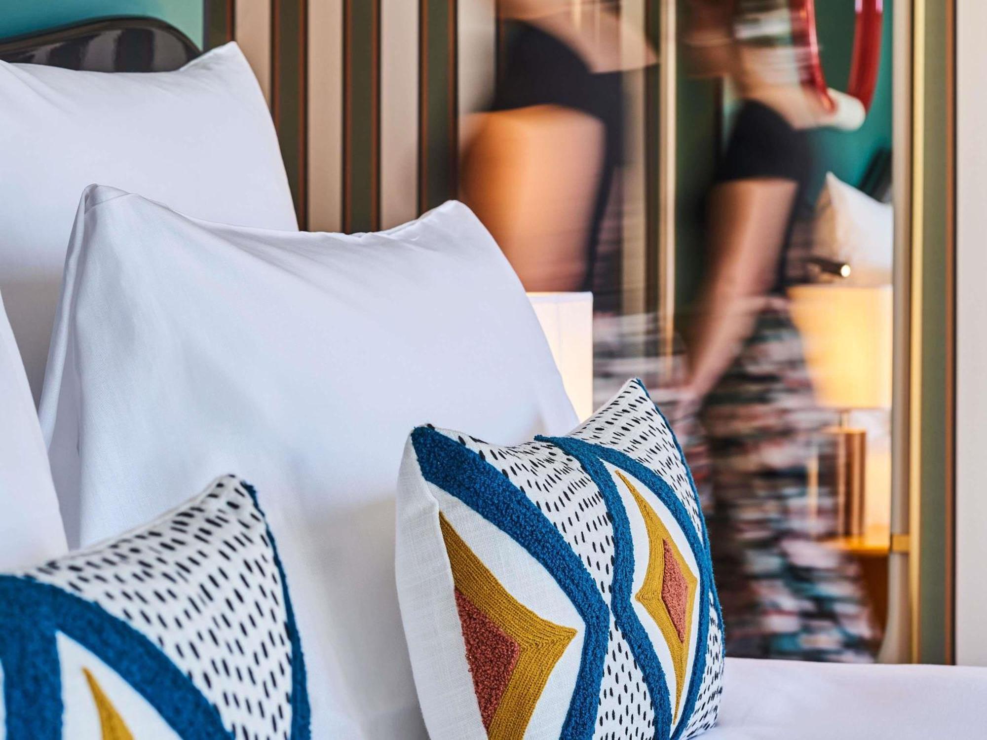 Mercure Butte Montmartre Basilique Paris